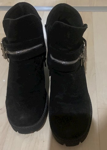 Siyah Süet Tokalı Gotik Kadın Bot - Görsel 2