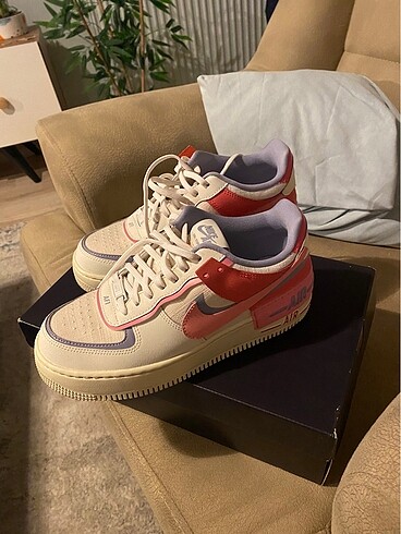 Nike 1 kere giyildi