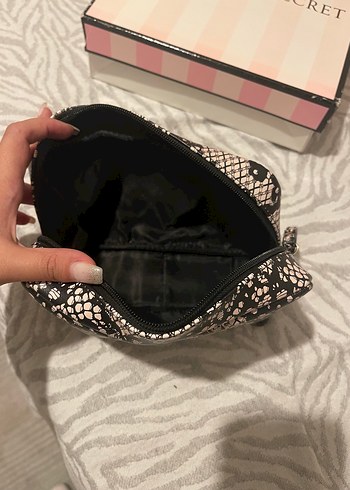  Beden pembe Renk Victoria secret makyaj çantası