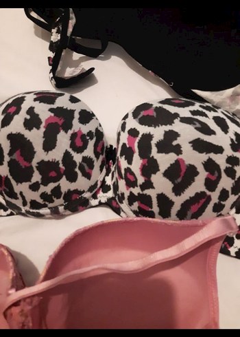 LC Waikiki Desenli ve Dantelli Kadın Sütyen Seti hepsi 300 tl