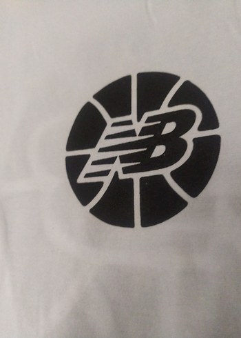 New Balance Tişört - Görsel 2