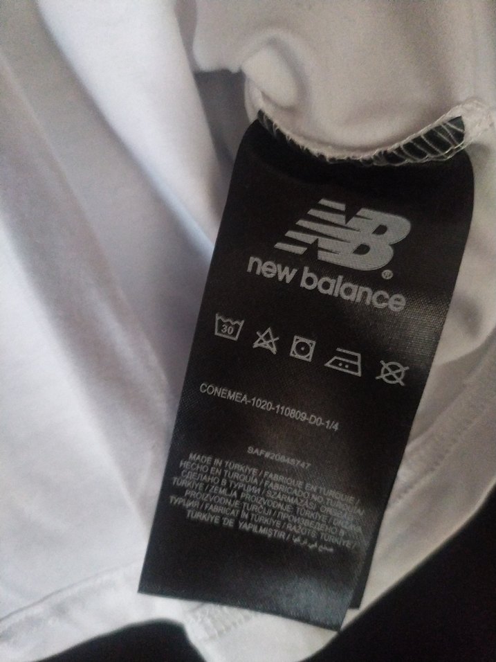 New Balance Tişört - Görsel 4