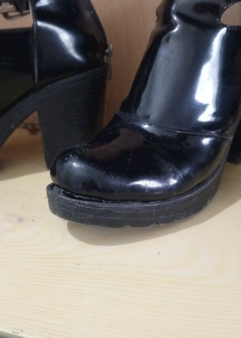 Siyah Tokalı Gotik Kadın Botu, Kalın Topuklu - Görsel 5