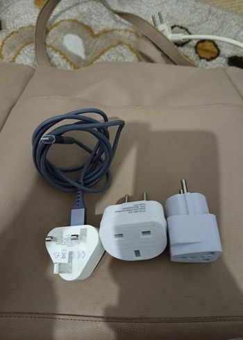 üç girişli başlıklar ve iPhone kablosu - Görsel 2