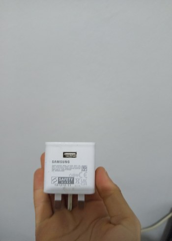 üç girişli başlıklar ve iPhone kablosu - Görsel 5