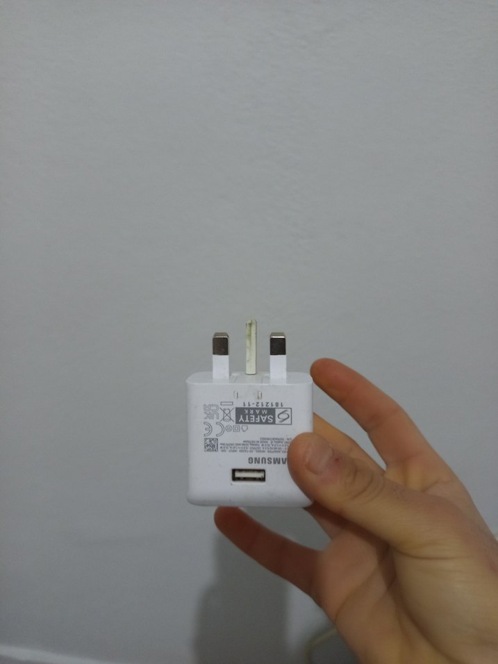 üç girişli başlıklar ve iPhone kablosu - Görsel 4