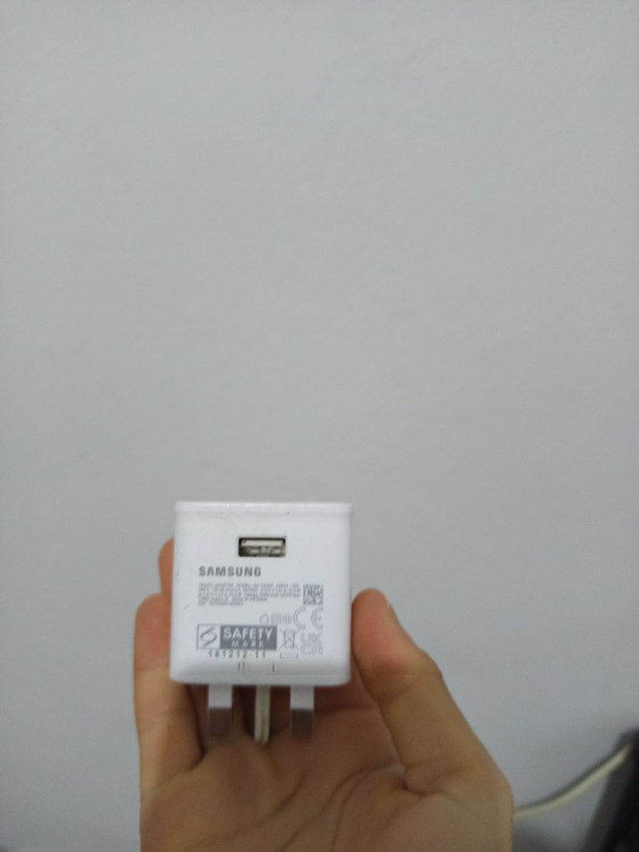 üç girişli başlıklar ve iPhone kablosu - Görsel 5