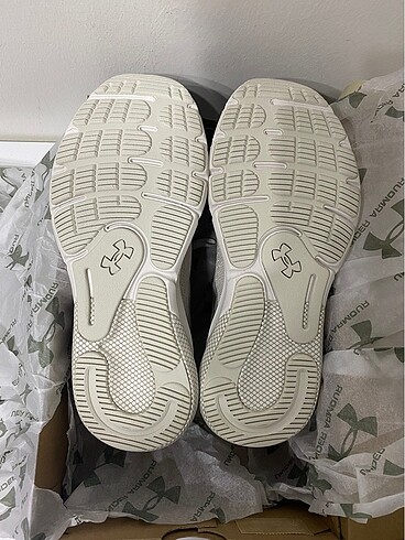 Skechers UNDER ARMOUR