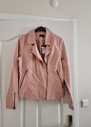 Pembe Deri Ceket