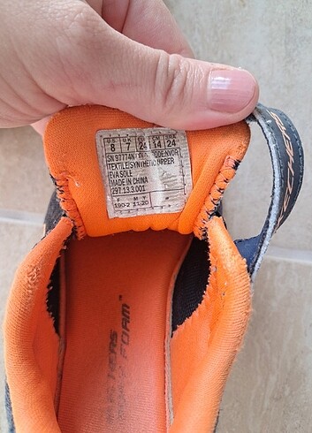 24 Beden Skechers Spor Ayakkabı 