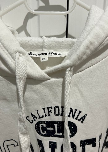 Beyaz Kapüşonlu Sweatshirt - Görsel 3