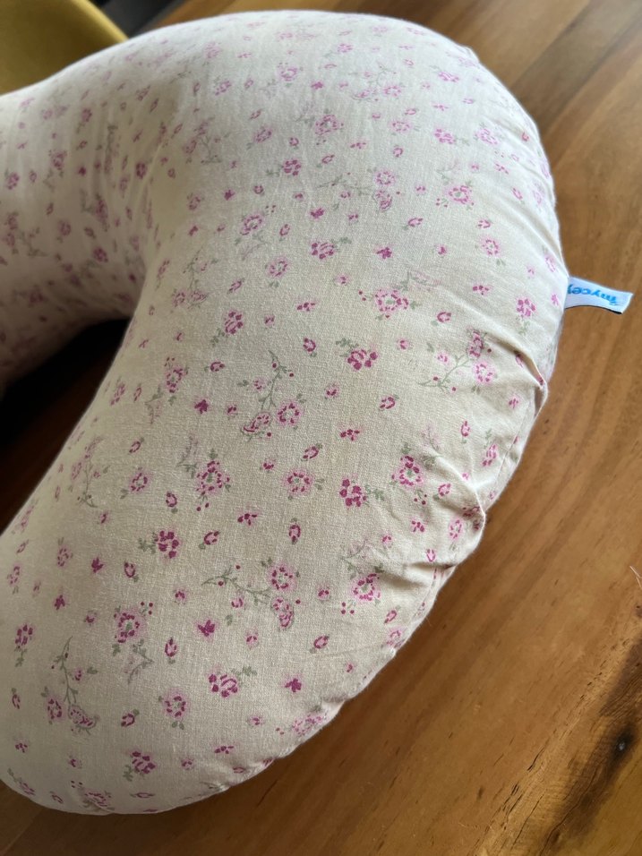 Bej Çiçek Desenli Emzirme ve Hamile Yastığı - Görsel 3
