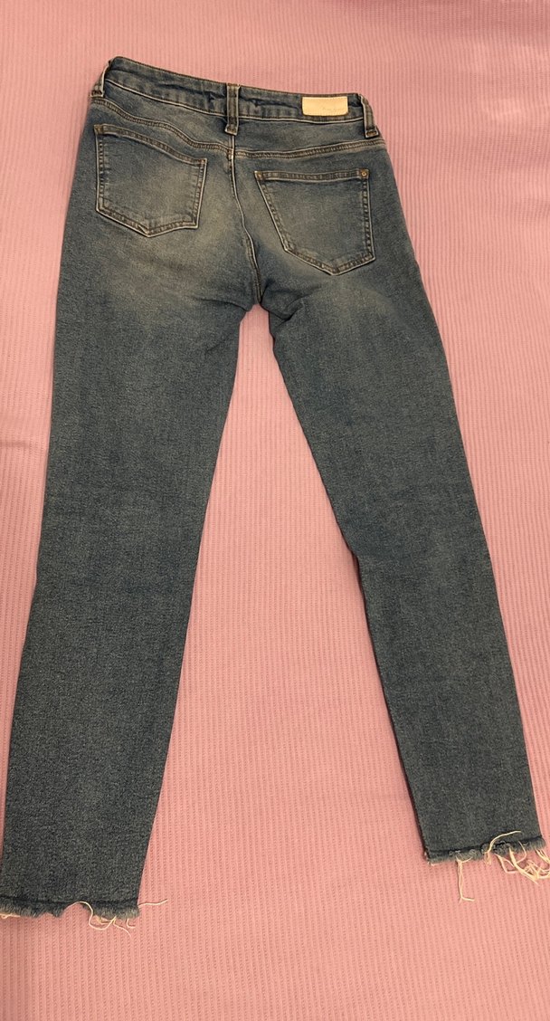 Tokalı, dar kesim, midi boy kadın kot pantolon - Görsel 3