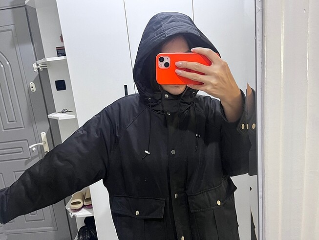 Pull and Bear Pull and Bear kapşonlu mont