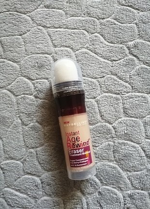 Maybelline büyük boy kapatıcı 