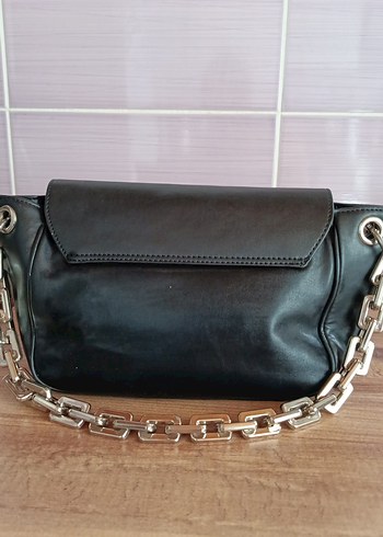  Beden Nine West Zincir Detaylı Siyah Deri Çanta