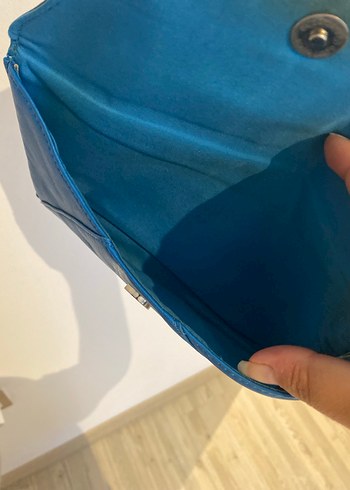 Guess Mavi Parlak Deri Kadın Clutch çanta