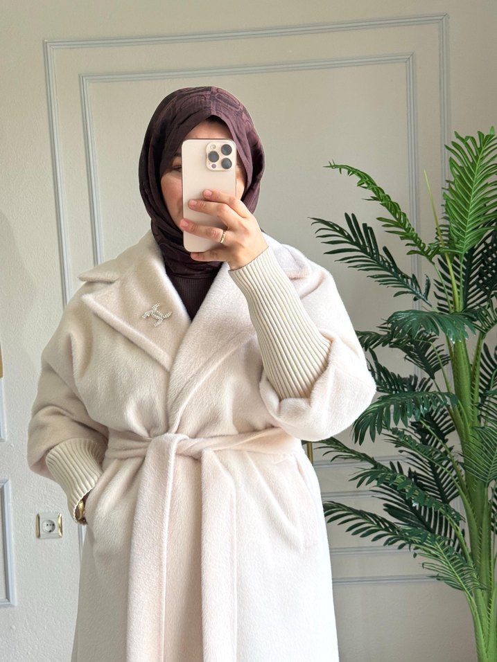 Uzun Beyaz Kadın Kaban Yüksek Yakalı - Görsel 2