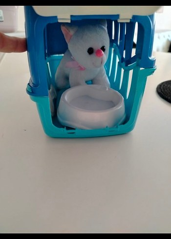 Beyaz Peluş Kedi Oyuncağı ve Taşıma Kutusu - Görsel 2