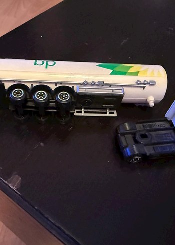 Beyaz BP Tanker Oyuncak Kamyon