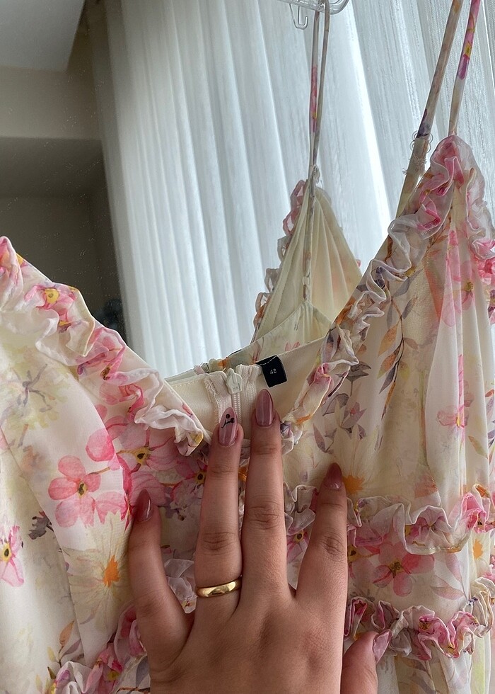 Çicekli elbise - Görsel 2