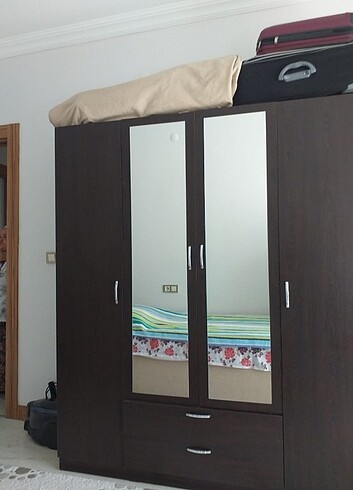 4 kapaklı gardırop 