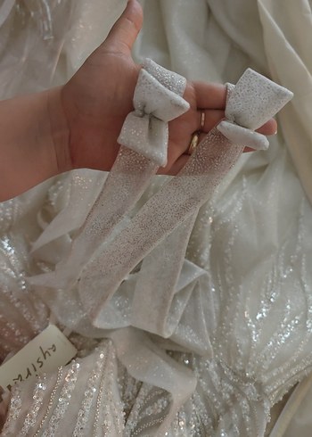 Işıl ışıl parlayan kumaşlı A kesim kendinden tarlaranlı Gelinlik - Görsel 14