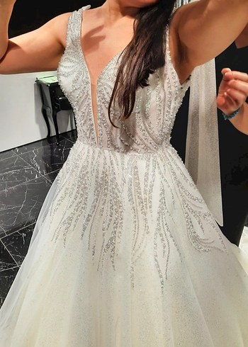 Işıl ışıl parlayan kumaşlı A kesim kendinden tarlaranlı Gelinlik - Görsel 11