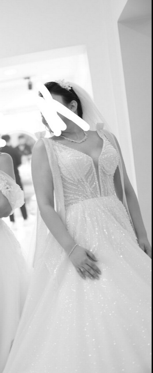 Işıl ışıl parlayan kumaşlı A kesim kendinden tarlaranlı Gelinlik - Görsel 4