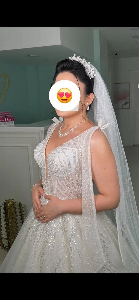 Işıl ışıl parlayan kumaşlı A kesim kendinden tarlaranlı Gelinlik - Görsel 2