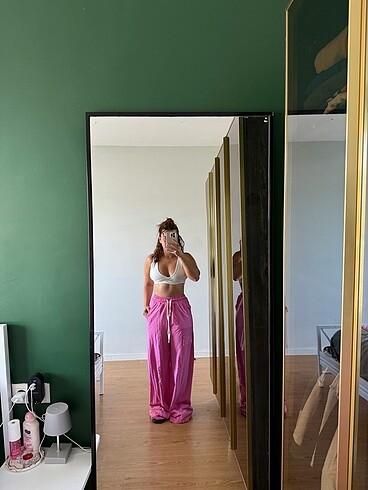 Koyu pink