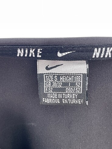 s Beden siyah Renk Nike Ceket %70 İndirimli.