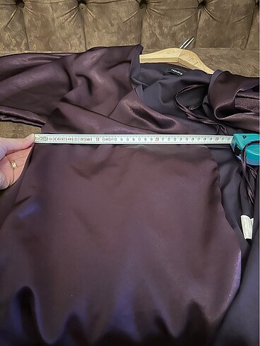 Mor balon kollu saten elbise - Görsel 5