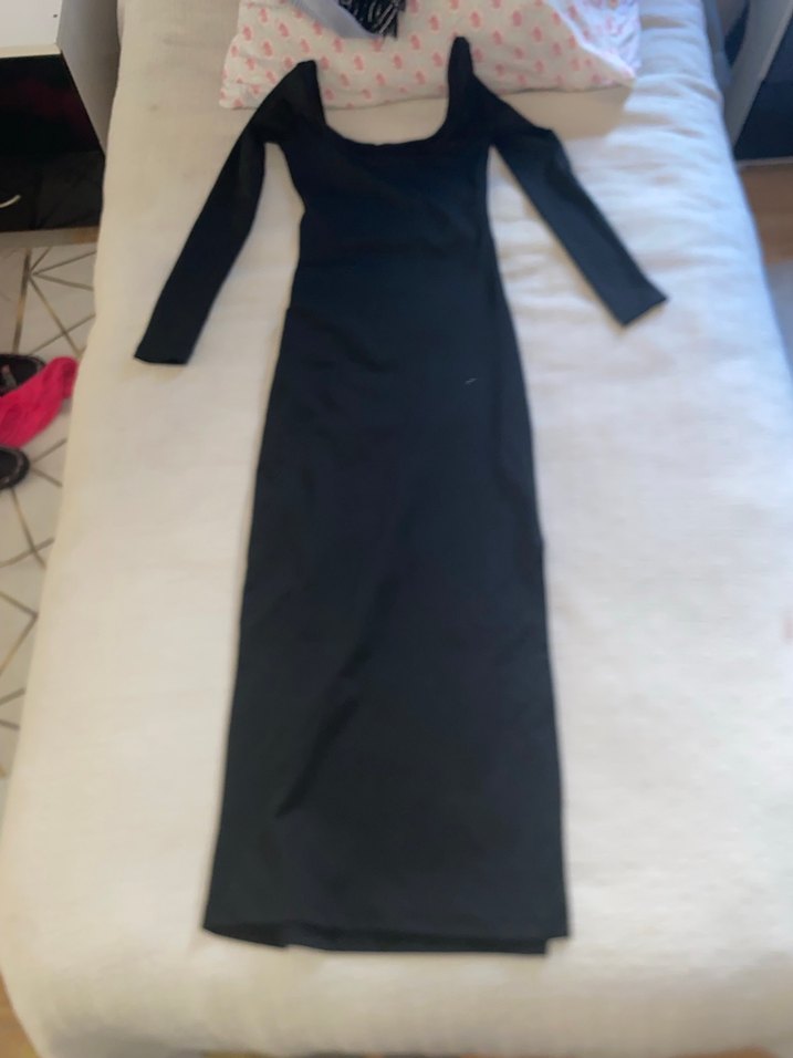 Siyah Uzun Kollu Drapeli Uzun Elbise - Görsel 3