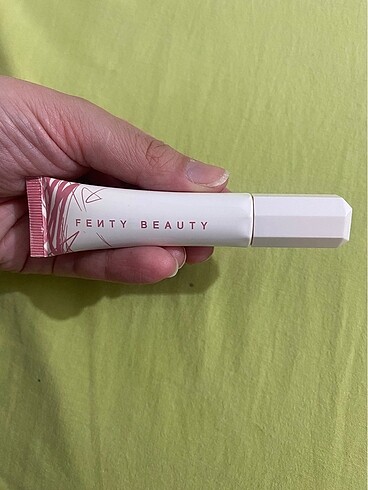 Fenty lip gloss