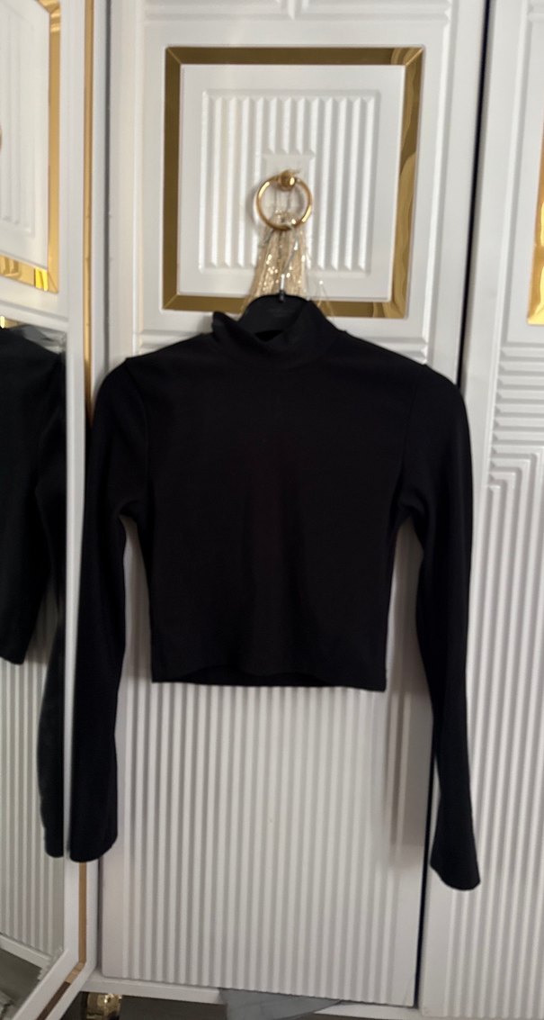 Siyah Yüksek Yakalı Kadın Triko - Görsel 3