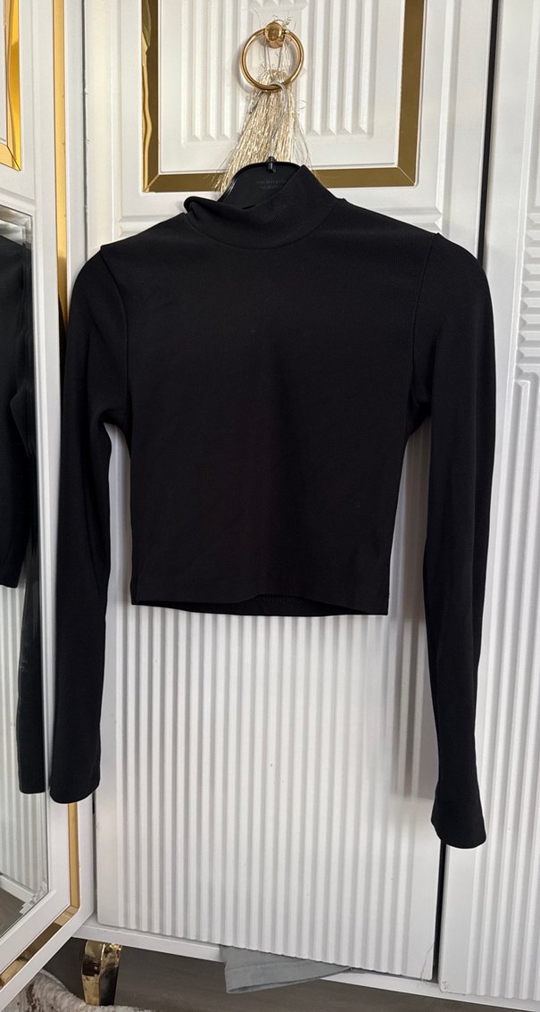 Siyah Yüksek Yakalı Kadın Triko - Görsel 2