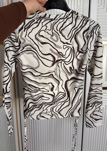 Zebra Desenli Uzun Kollu Fitted Bluz - Görsel 3