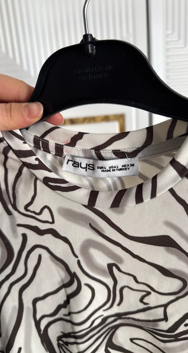 Zebra Desenli Uzun Kollu Fitted Bluz - Görsel 2