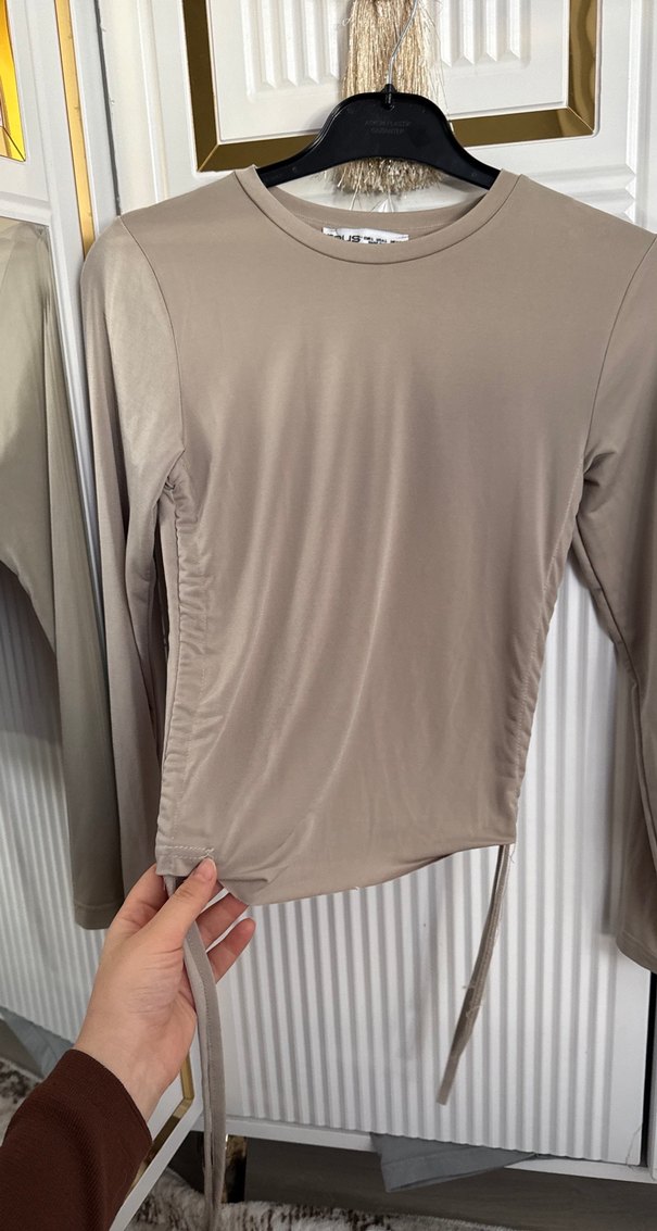 Bej Uzun Kollu Fit Kesim Bluz - Görsel 2