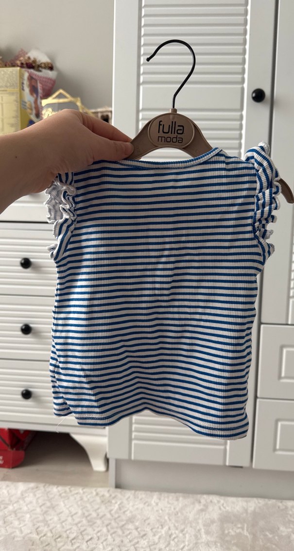 LCW Kız Çocuk Mavi Çizgili Fırfırlı Tişört - Görsel 3