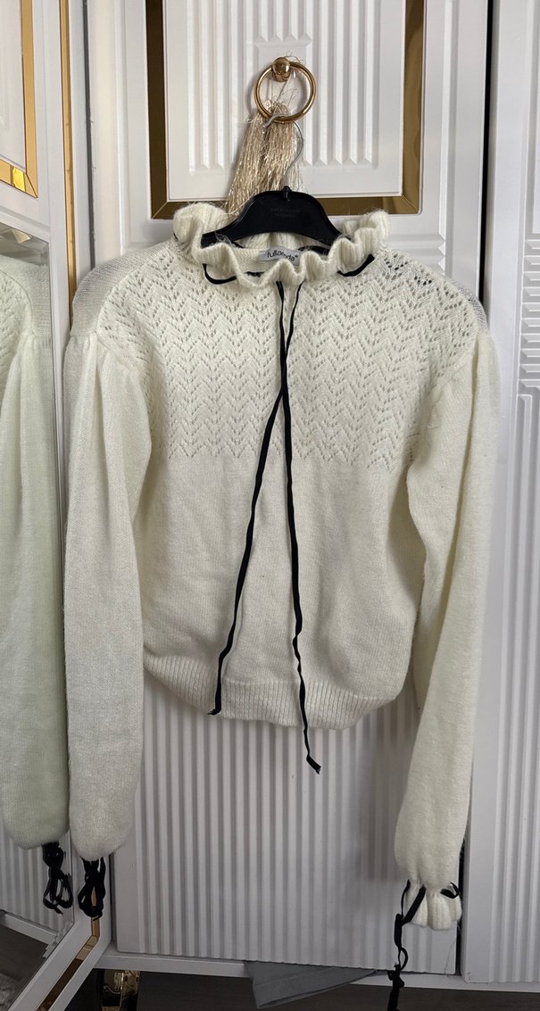 Kadın Beyaz Örgü Yaka Detaylı Kazak - Görsel 2