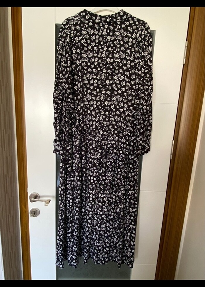 Çiçekli uzun elbise - Görsel 3