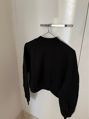 Crop Sweatshirt