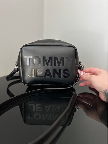 Orijinal Tommy Jeans Omuz Çantası
