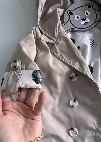 Bej Kapüşonlu Erkek Çocuk Yağmurluk Trençkot - Görsel 2