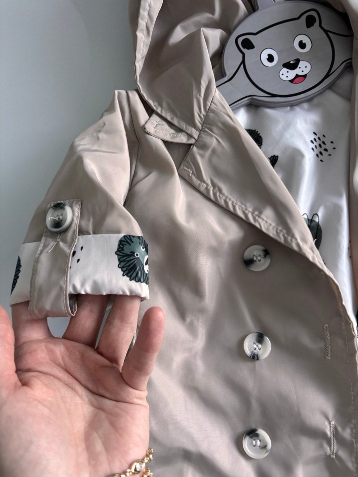 Bej Kapüşonlu Erkek Çocuk Yağmurluk Trençkot - Görsel 2