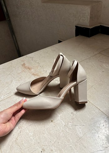 38 Beden Bej Kadın Topuklu Klasik Modern Ayakkabı
