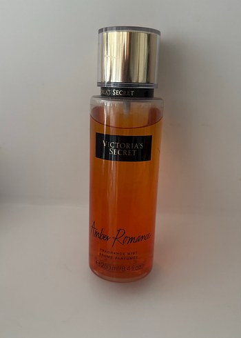 Victoria's Secret Amber Romance Kadın Parfümü - Görsel 2