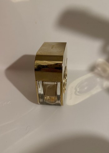 Gucci Kadın Parfümü Metalik Ambalajda - Görsel 3